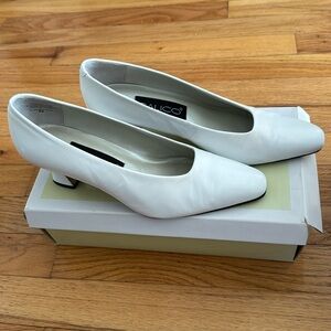 Calico Women's Leather Shoes, Heels, Size 8M, White